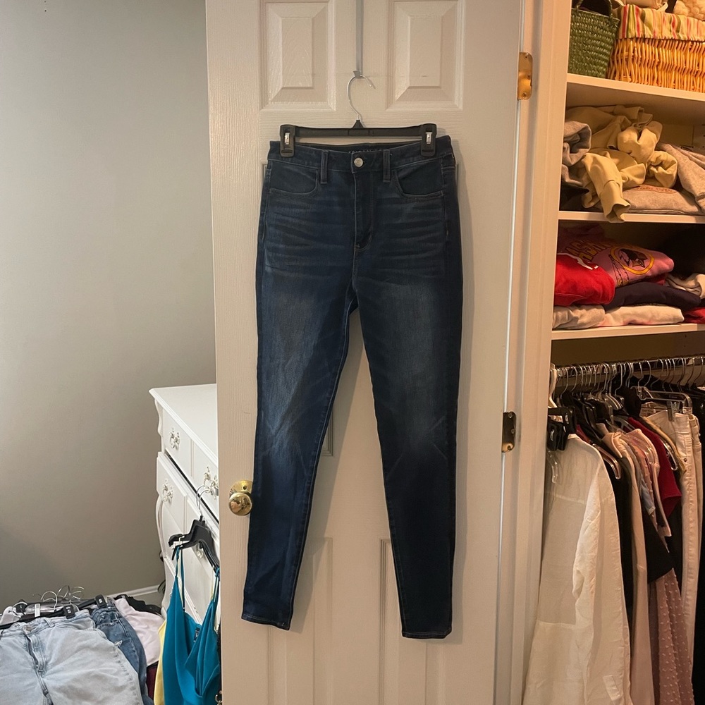 American eagle dark wash stretchy jeans